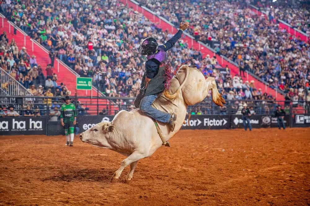 Após quase uma década, Goiânia volta a receber competição de rodeio, com participação de campeão mundial