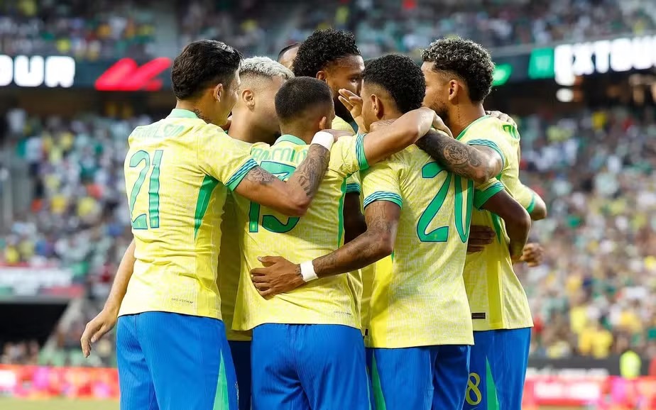 Brasil vence o Japão de virada e avança às oitavas de final da Copa do Mundo