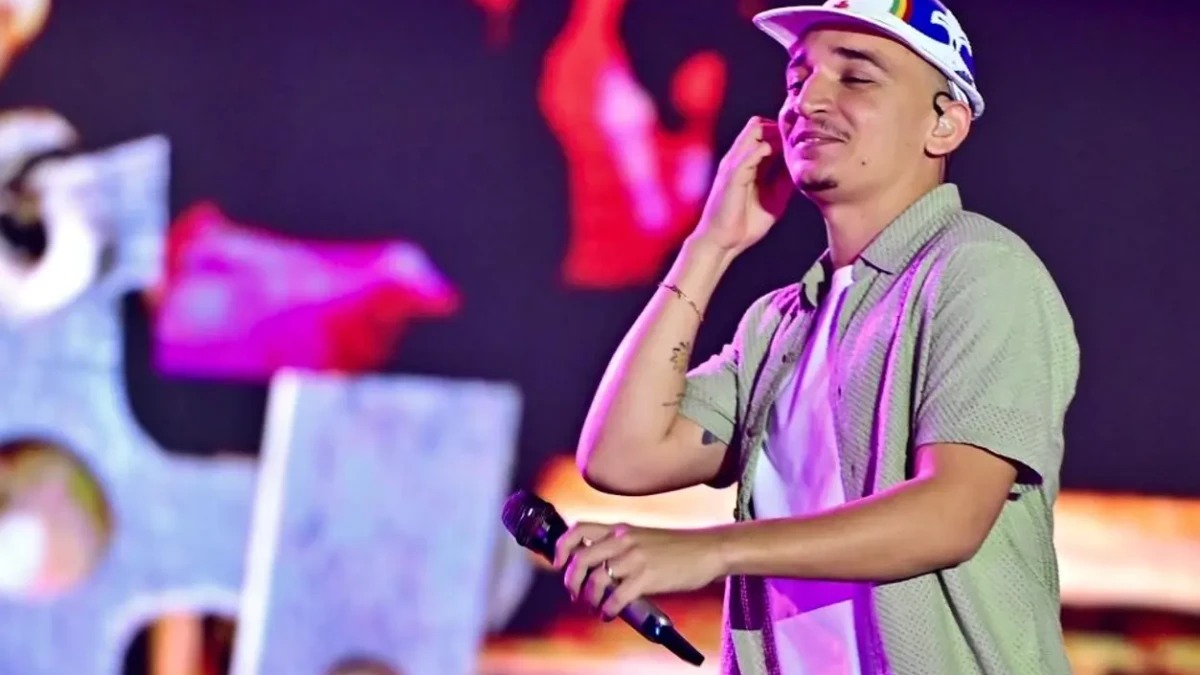 João Gomes encerra Arraiá do Bem e comenta Grammy Latino e encontro com Roberto Carlos