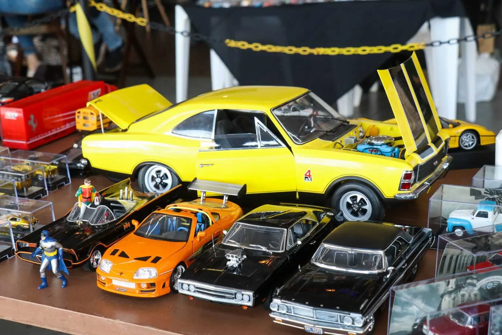 Encontro de colecionismo reúne miniaturas e campeonato de customização em Goiânia