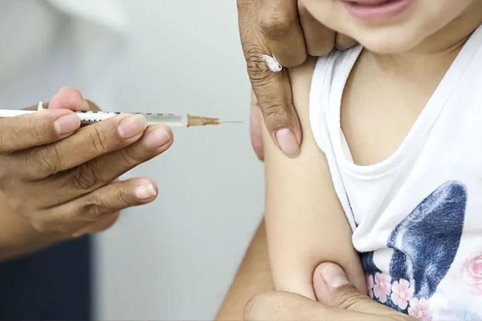 Com apelo aos pais, campanha de vacinação começa em Goiás
