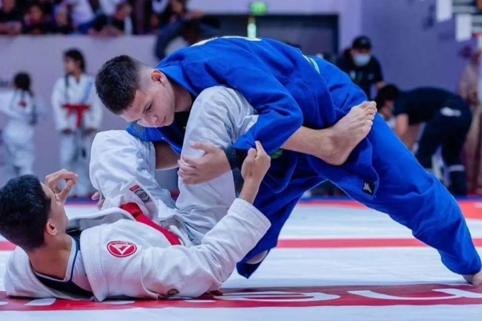 Lucas Cyborg: o lutador goiano que perdeu a perna, superou a depressão e virou campeão mundial de parajiu-jítsu