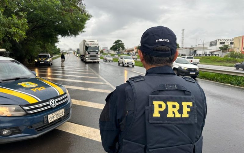 PRF inicia ‘Operação Proclamação da República’ com foco no uso do cinto de segurança em Goiás