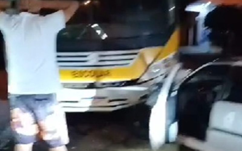 Motorista bêbado bate em ônibus ao tentar fugir de PMs em Rio Verde – GO