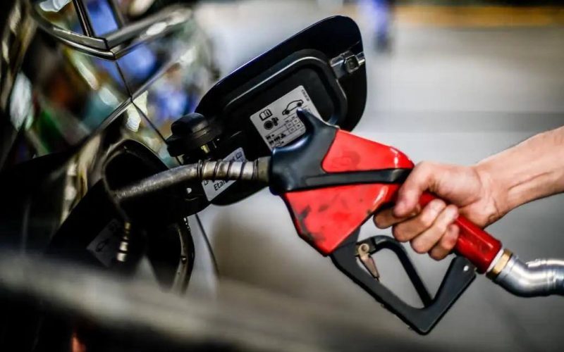 Gasolina e etanol caem alguns centavos na primeira quinzena de novembro, em Goiás