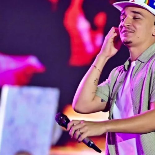 João Gomes encerra Arraiá do Bem e comenta Grammy Latino e encontro com Roberto Carlos