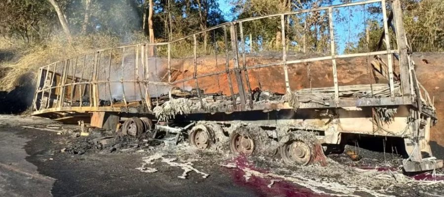 Caminhão explode e causa congestionamento de Professor Jamil a Goiânia na BR-153